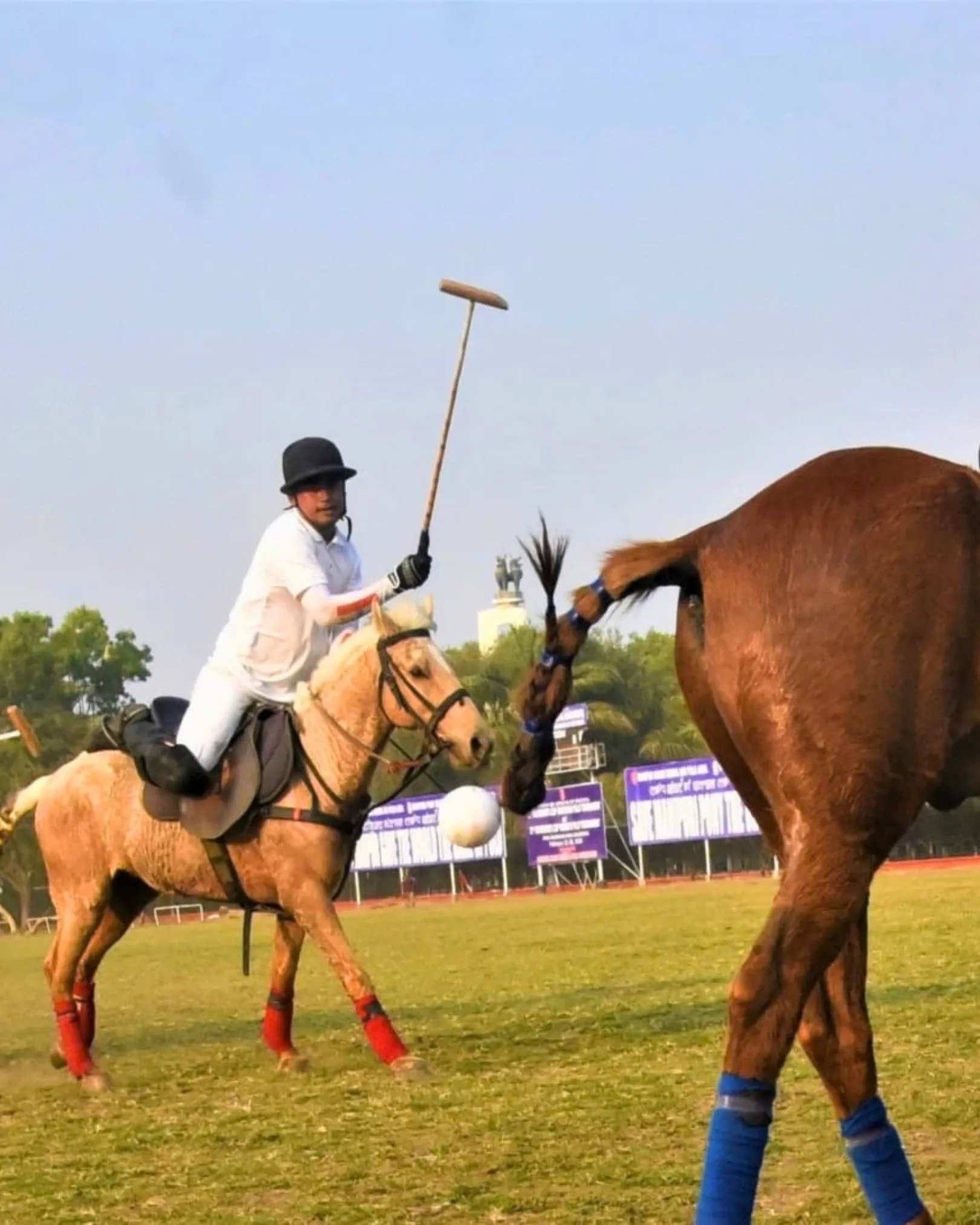 Leishemba (in white) in the 32nd Governor’s Cup Invitation final, Mapal Kangjeibung, 28-02-2026. Photo 5 of 5.